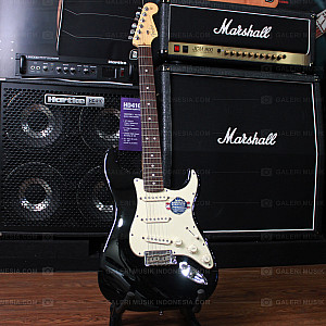 2ND Fender American Standard Stratocaster Electric Guitar, Black